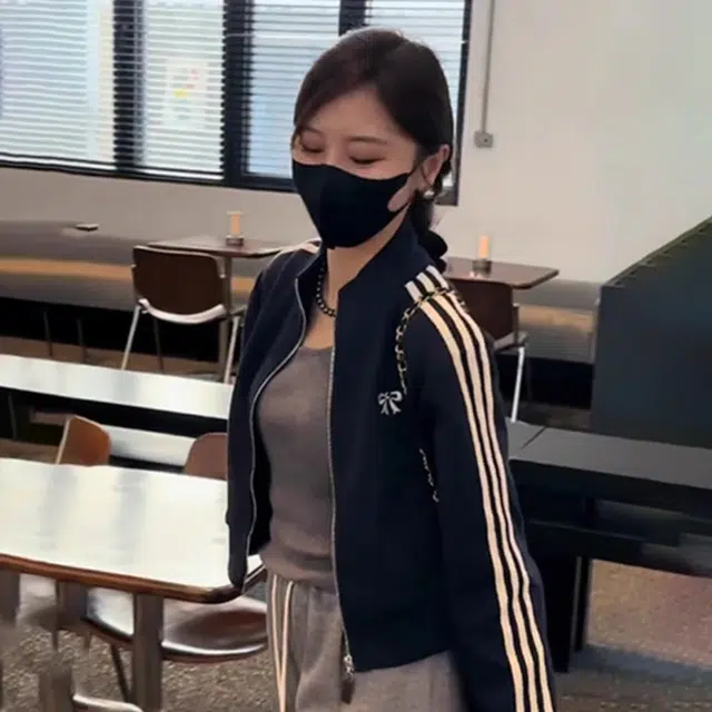 邦固依品 高级感三条杠立领外套女春秋宽松小个子休闲短款拉链开衫上衣卫衣 女款