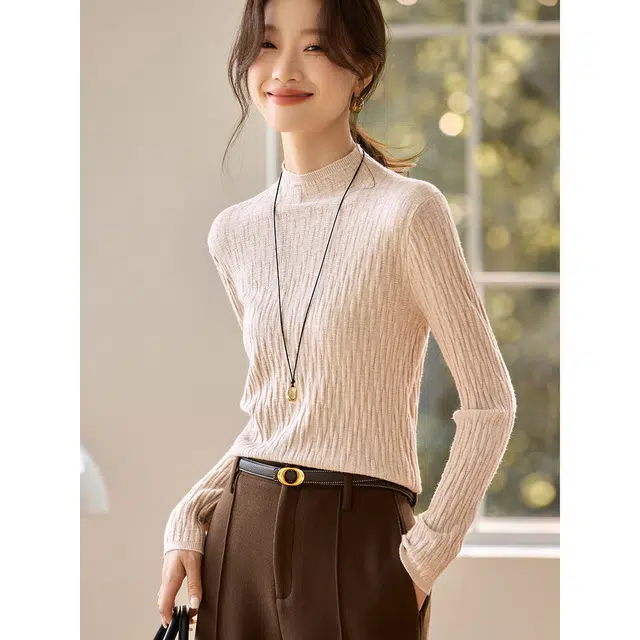 沫晗依美 打底简约优雅纯色长袖半高领修身休闲针织衫 女款