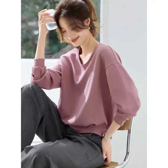 沫晗依美 长袖舒适显瘦休闲百搭纯色常规圆领收腰套头卫衣 女款