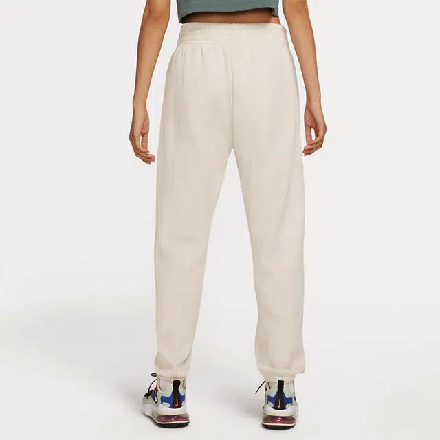 Nike Sportswear Essential