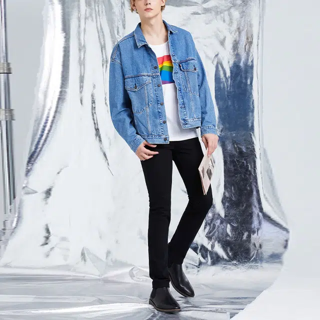 Levis