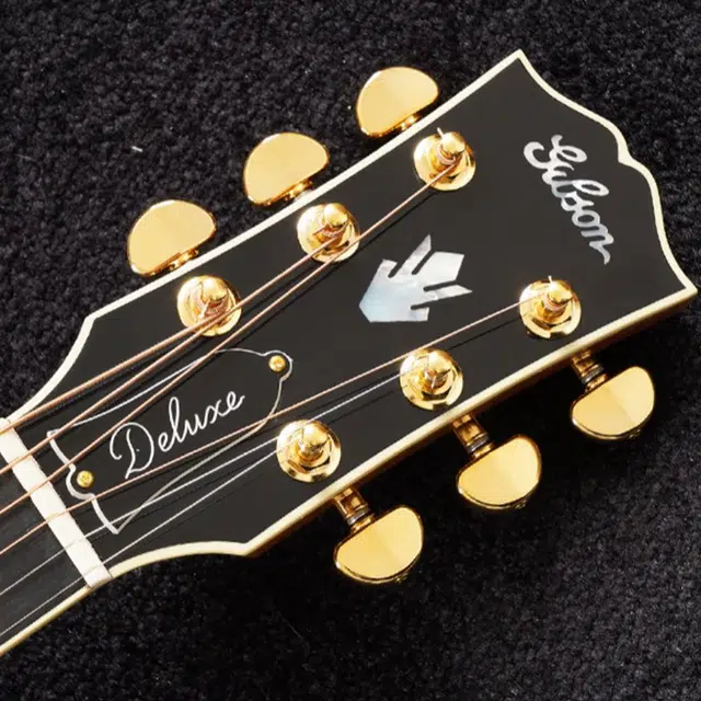 Gibson J45 Deluxe