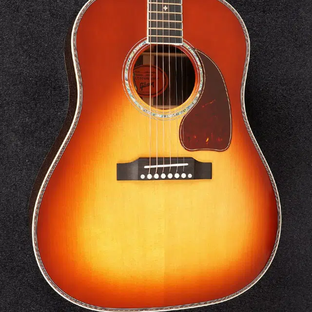 Gibson J45 Deluxe