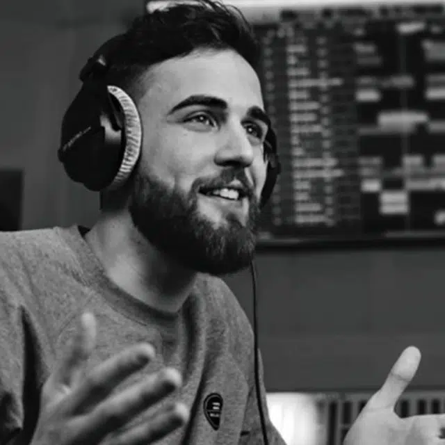 beyerdynamic() DT 990 PRO
