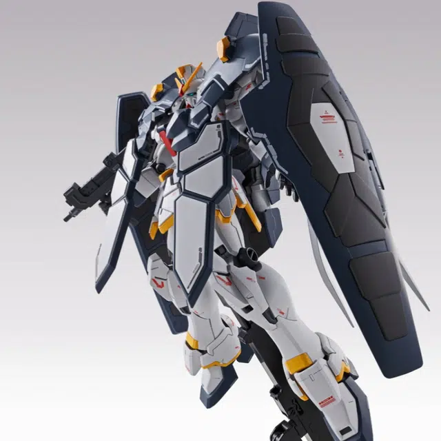 BANDAI MG EW 18cm