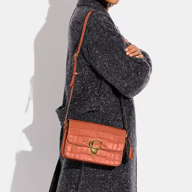 COACH Studio 25 C
