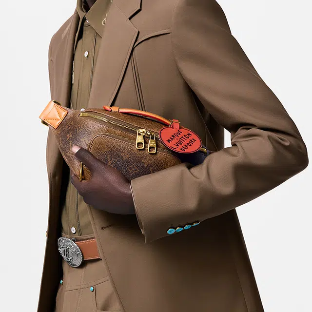 LOUIS VUITTON Bumbag Monogram Dust