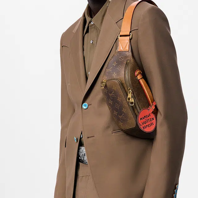 LOUIS VUITTON Bumbag Monogram Dust