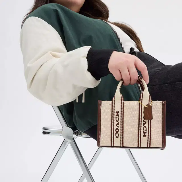 COACH Smith 16 Tote
