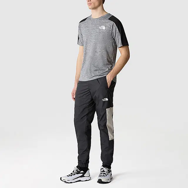 THE NORTH FACE MOUNTAIN ATHLETICS LogoT