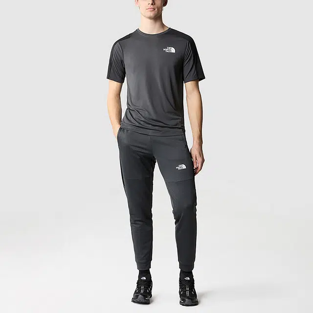 THE NORTH FACE MOUNTAIN ATHLETICS LogoT