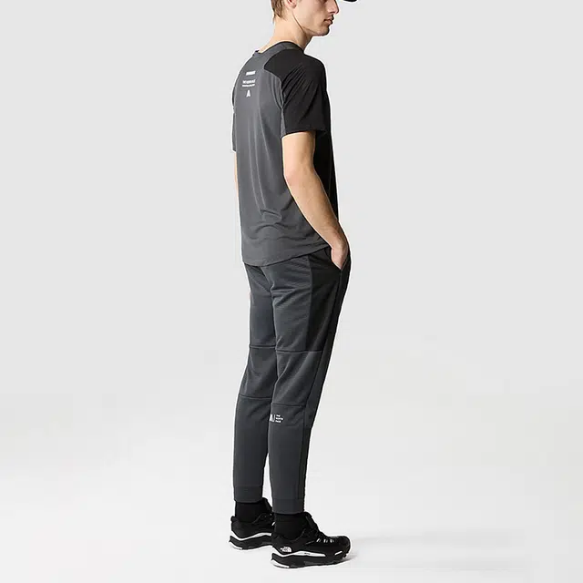 THE NORTH FACE MOUNTAIN ATHLETICS LogoT