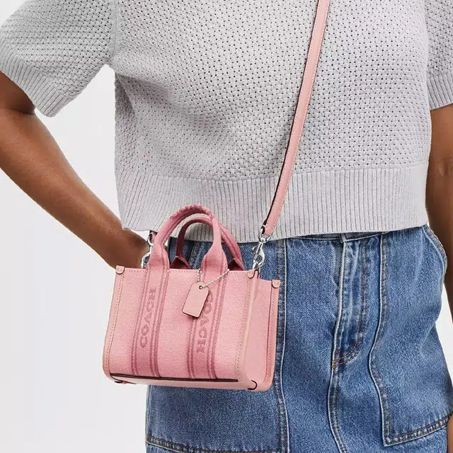 COACH Smith 16 Logo Tote