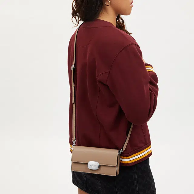 COACH Eliza 19