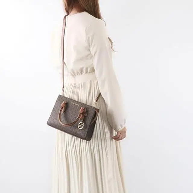 MICHAEL KORS MK Sheila Tote