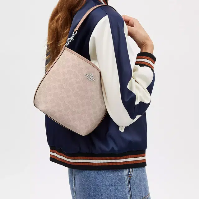 COACH 17