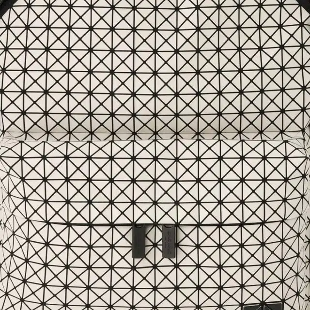 ISSEY MIYAKE Kuro