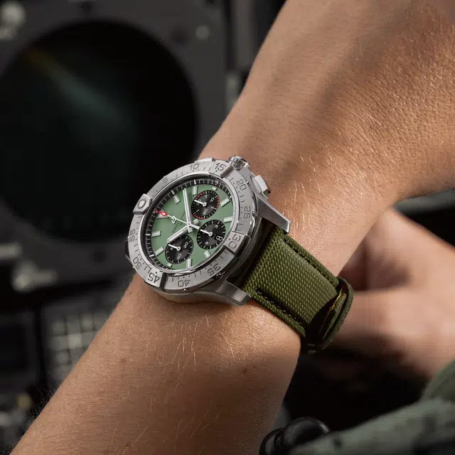 BREITLING 300 44mm AB0147101L1X1