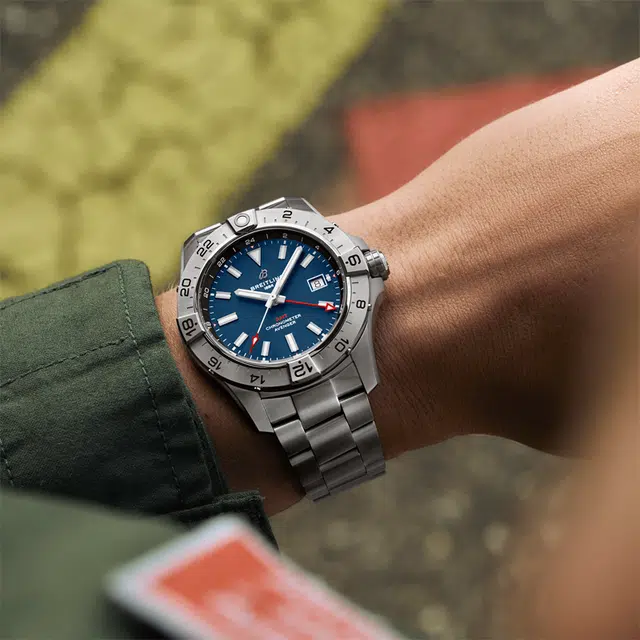 BREITLING 300 44mm A32320101C1A1