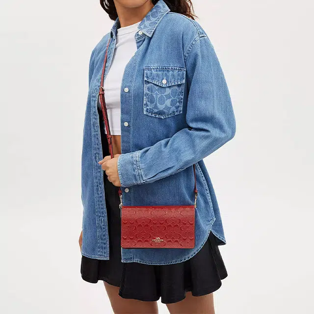 COACH Anna 20 LogoLogo