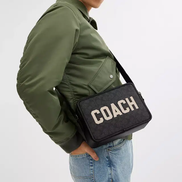 COACH Charter 24 Logo