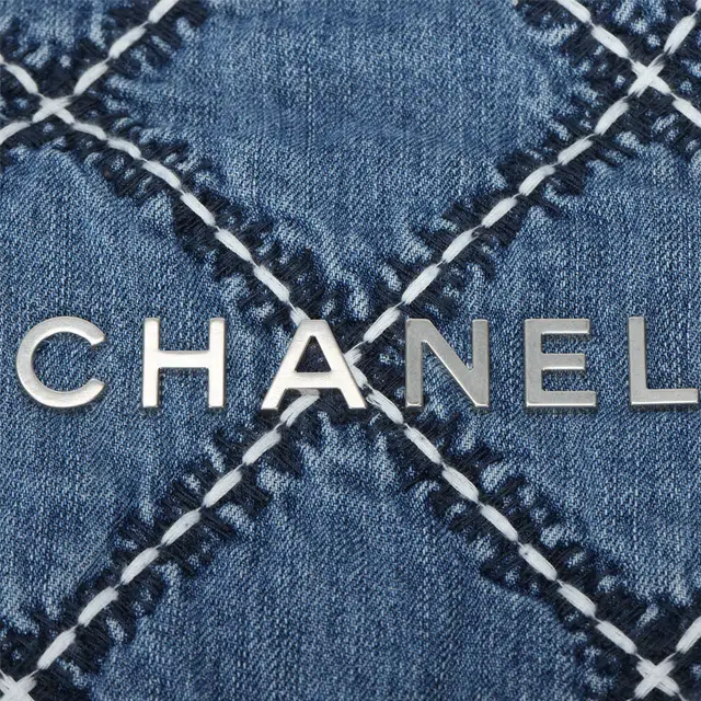 CHANEL 22Bag Logo