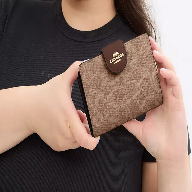 COACH SignatureCanvas 13