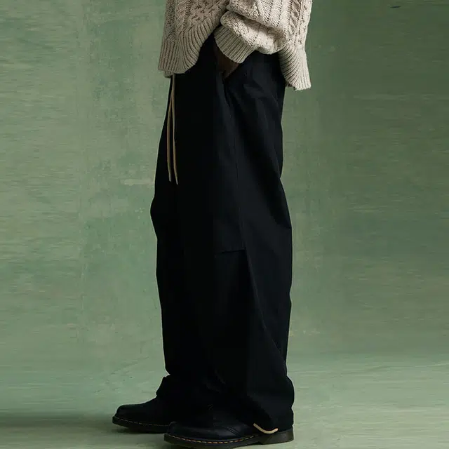 Fear of God Essentials FW23 Relaxed Trouser Jet Black