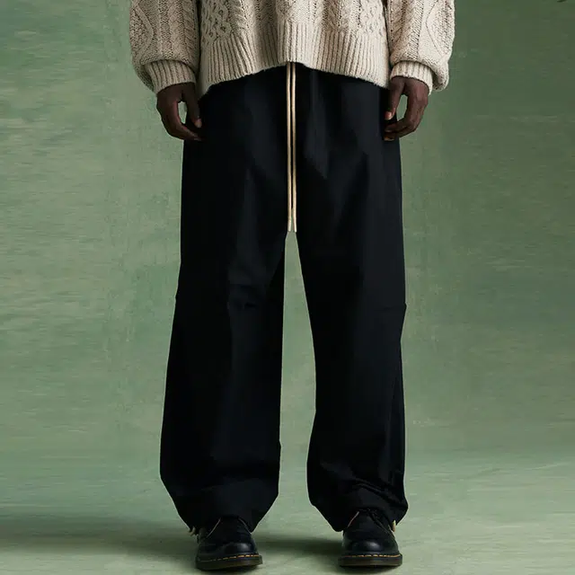 Fear of God Essentials FW23 Relaxed Trouser Jet Black