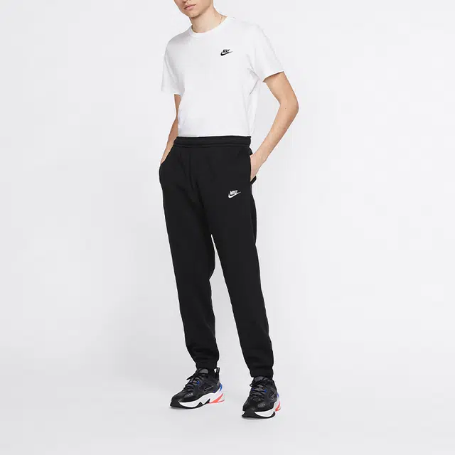 Nike Sportswear Club Fleece Logo