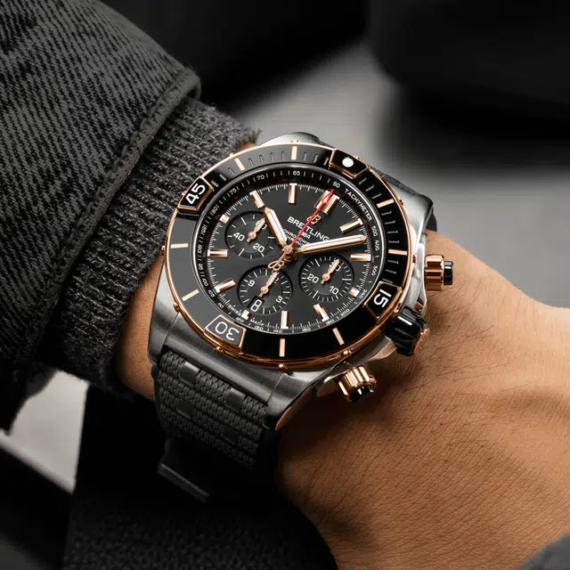 BREITLING 200 44mm UB0136251B1S1