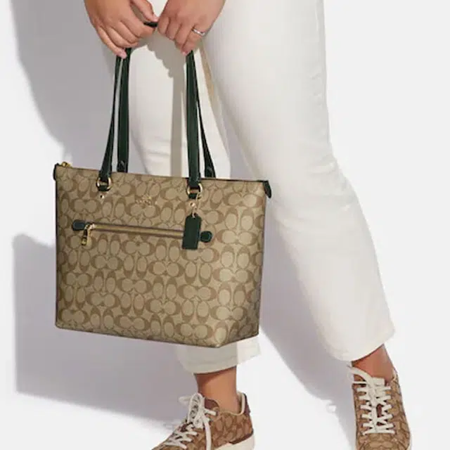 COACH Gallery 32 Tote
