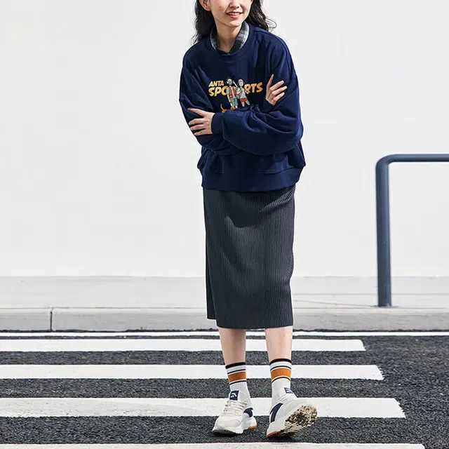 安踏 印花字母圆领套头卫衣 女款 深藏蓝