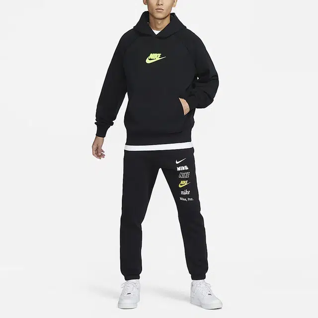 Nike Sportswear Logo