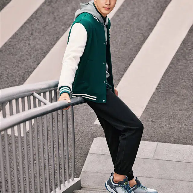 Skechers
