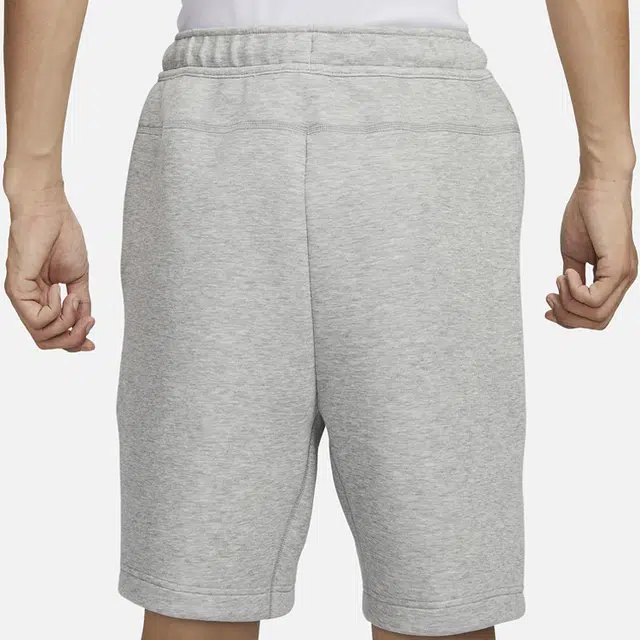 Nike Sportswear Tech Fleece Logo