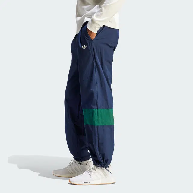 adidas originals Rifta Metro Cargo Pants Logo