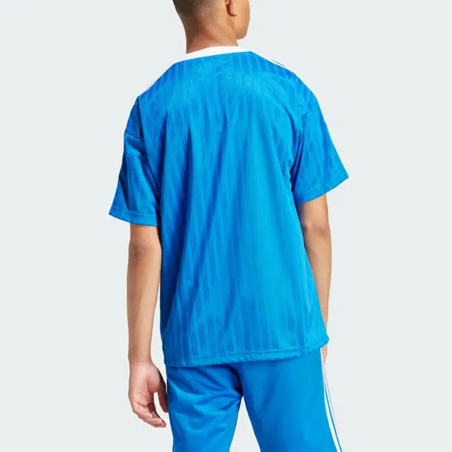 adidas originals adicolor LogoT