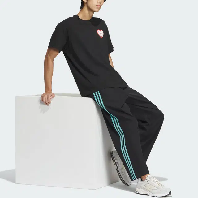 adidas originals SS24T