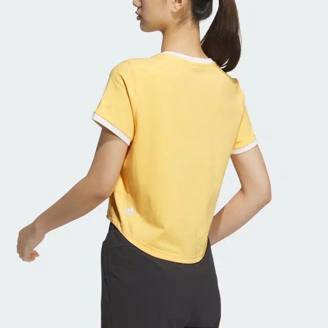 adidas SMALL LOGO T