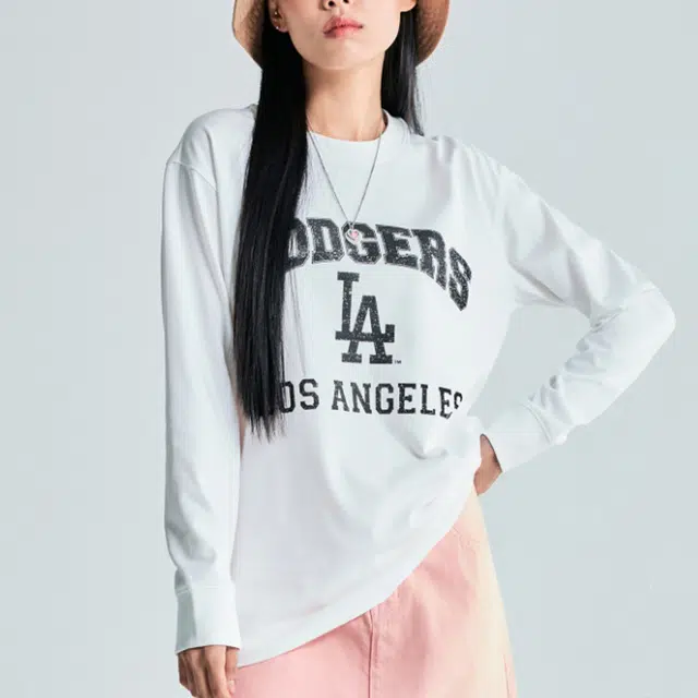 MLB T