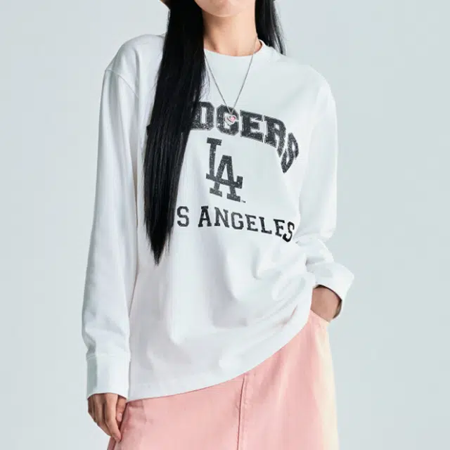 MLB T