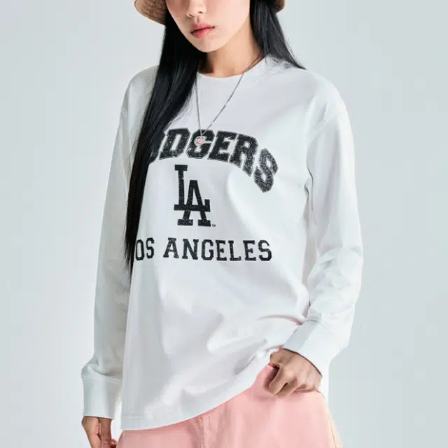 MLB T