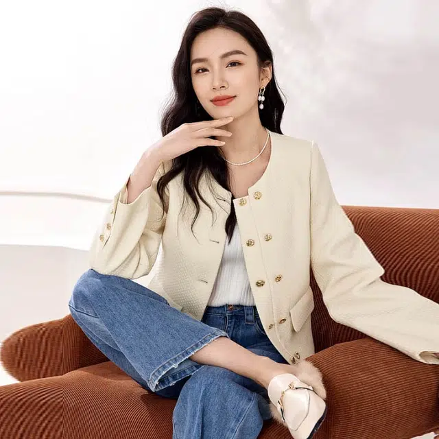 欧昵雪 休闲纯色长袖截短外套 女款 杏色