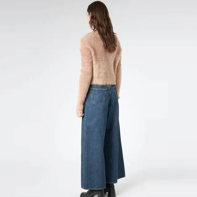 Acne Studios V