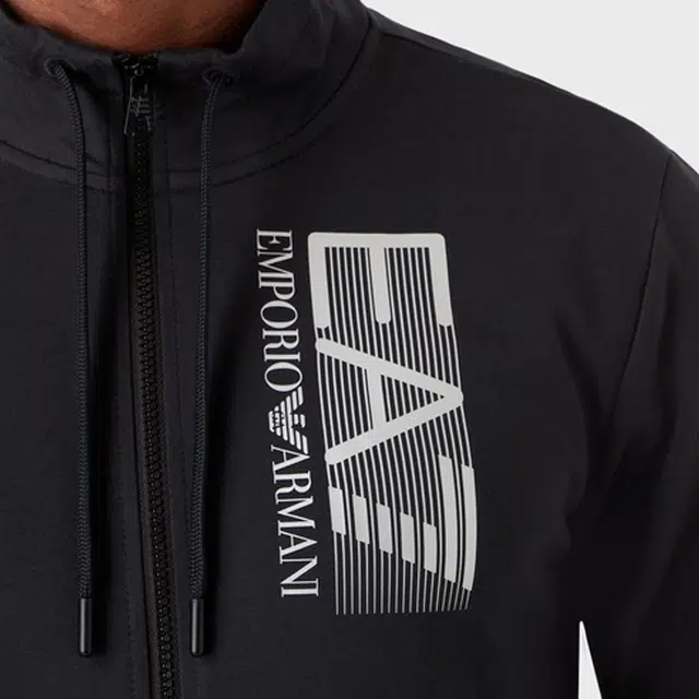 EMPORIO ARMANI EA7 FW22 Logo