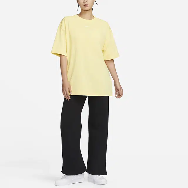 Nike Oversize logo T