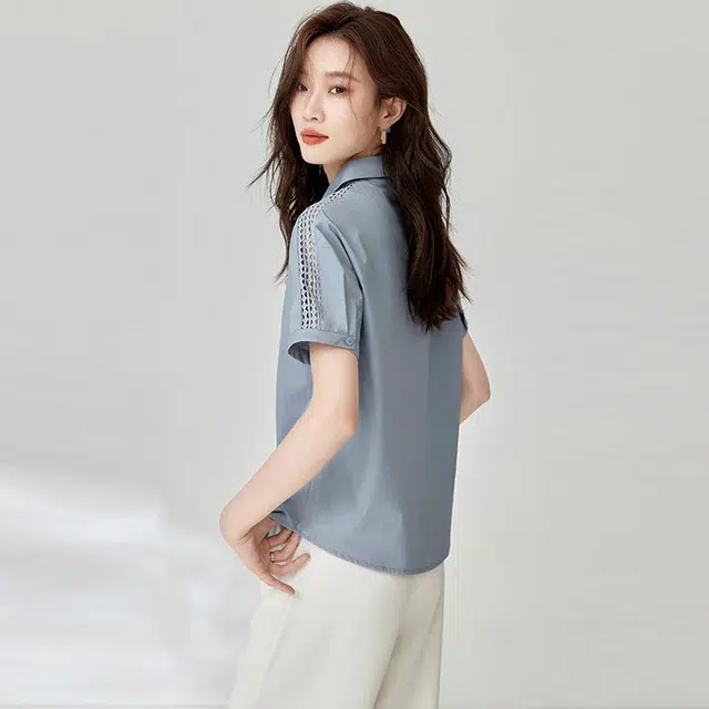 沫晗依美 简约织带拼接轻薄透气短袖衬衫 女款 浅灰蓝