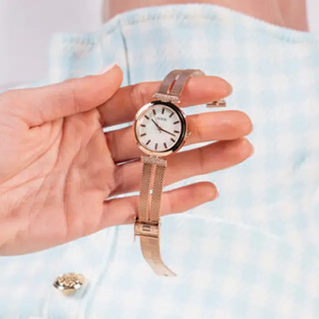 GUESS 28mm 30