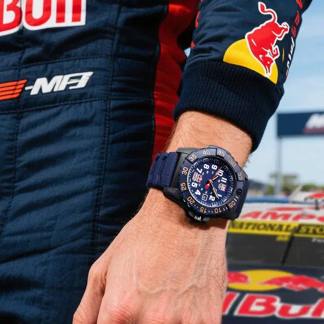 LUMINOX x 200 45mm CARBONOX